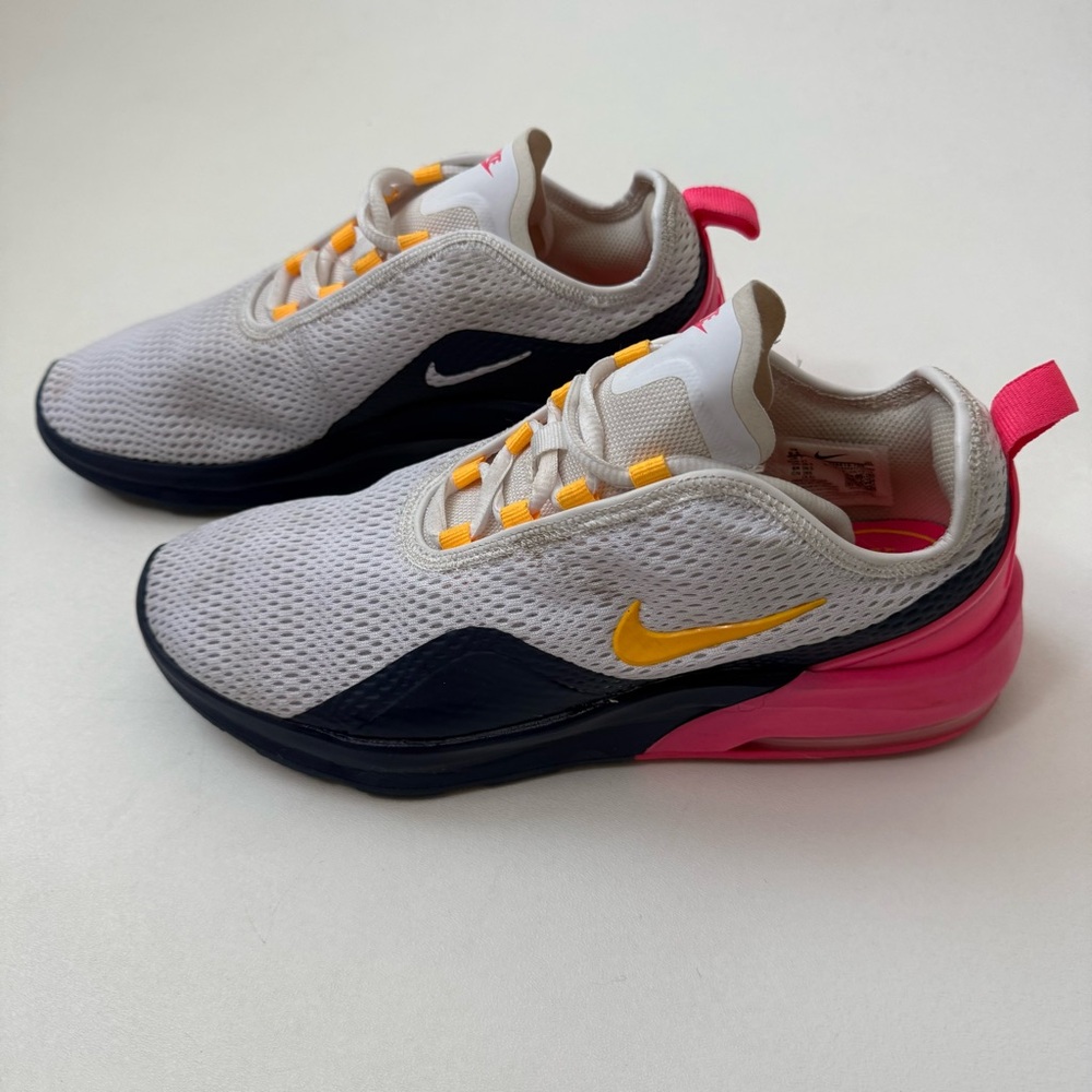Nike Air Max Motion 2 Running Sneakers Pink White Navy Blue Women’s size 9.5